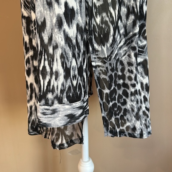 Women’s NY Collection Sheer Black Leopard Collared Button-Down Tunic Top Size 1X - Picture 6 of 14